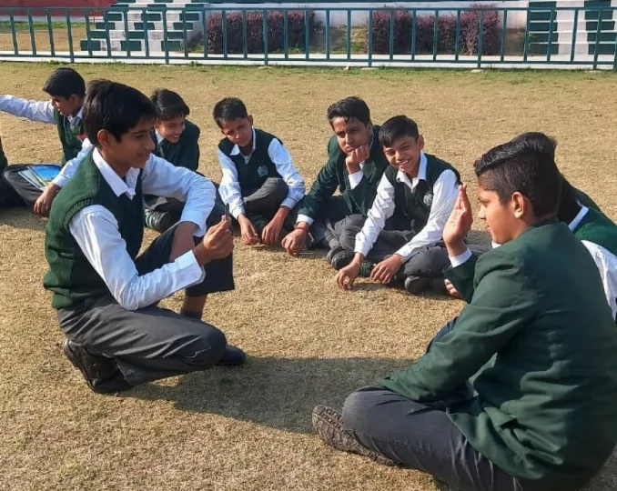 Learner’s of Grade 8th conducted an Science Experiment with lenses and mirrors
