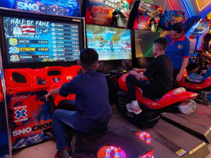 From gaming arcades to food courts and shopping sprees, our residential students had a refreshing mall outing