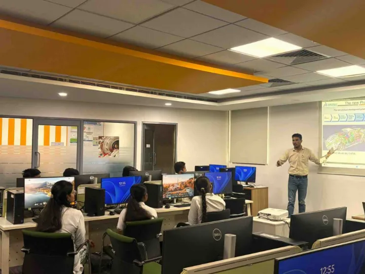 Students of DWPS visited Shiv Nadar University